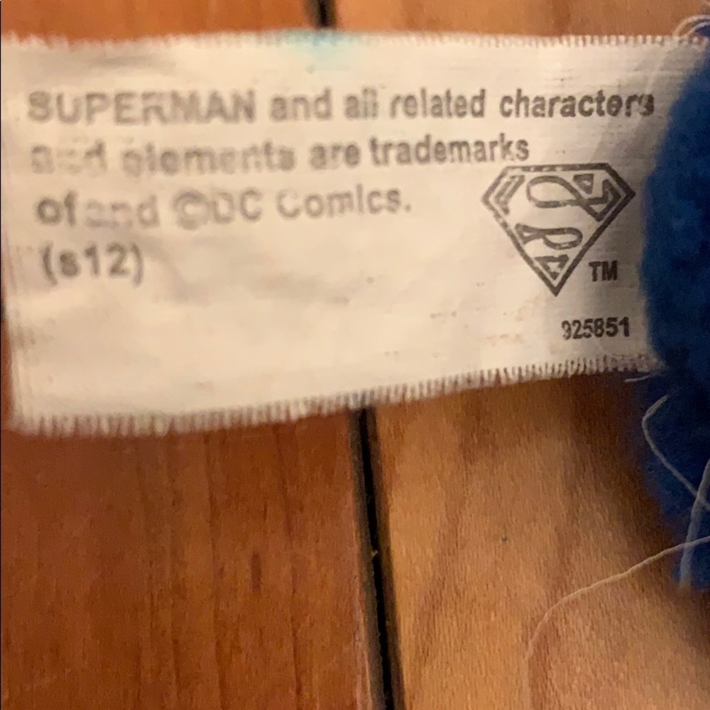Dc comics Superman winter hat. Size 12 - Picture 5 of 8